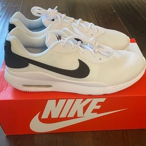 Nike Air Max Oketo 10.5 Wide
